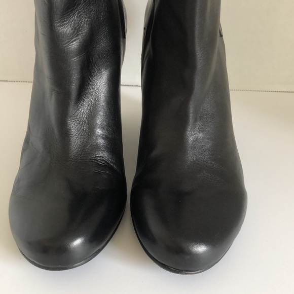 Vince Camuto Wedge Bottie - Picture 6 of 13